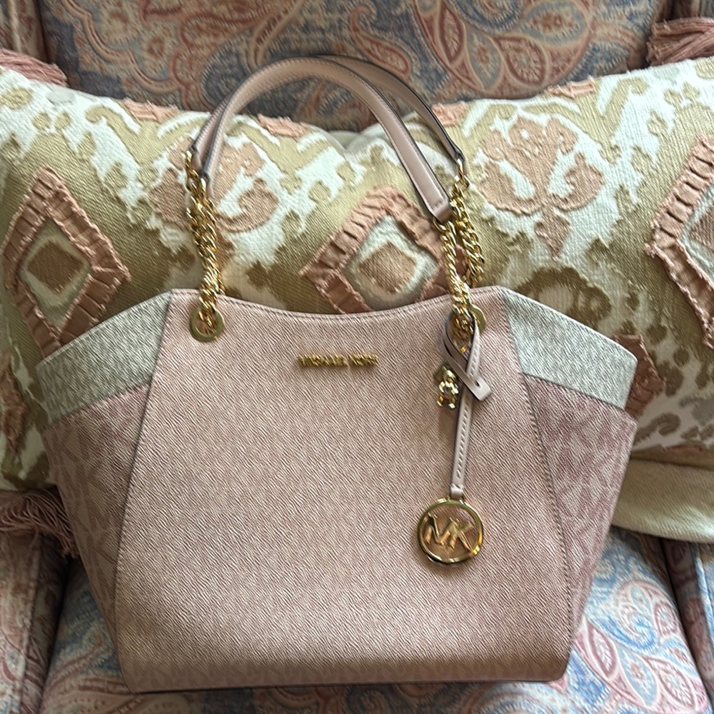 Michael Kors Jet Set Powder Blush Multi and Gold Shoulder Tote with Chain Strap